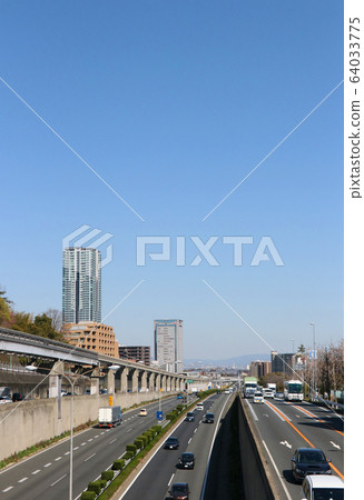 吹田市千里中心附近的道路 64033775