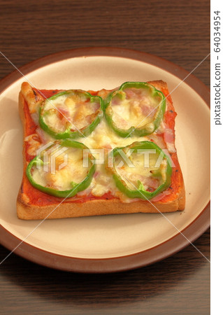Pizza toast Pizza toast 64034954