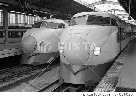 Showa record: Series 0 Hikari on the Tokaido Shinkansen Showa record: Series 0 Hikari on the Tokaido Shinkansen 64036050