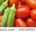 夏季蔬菜西紅柿和秋葵 64038981