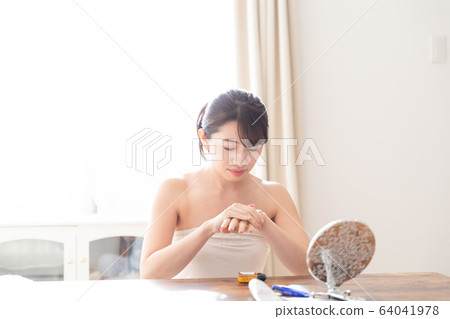 Beauty women 64041978