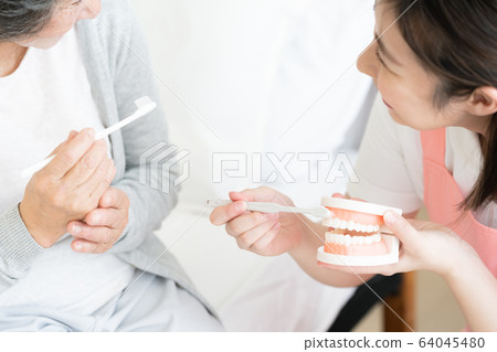 女高級口腔衛生師 女高級口腔衛生師 64045480