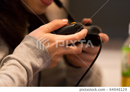Gamer women 64048129