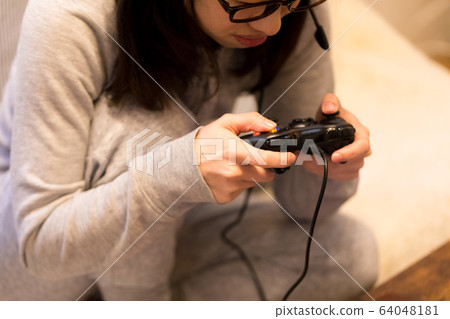 Gamer women 64048181