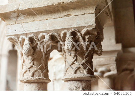 Columns of cloister in Monastery of Santa Maria de Vallbona 64051165