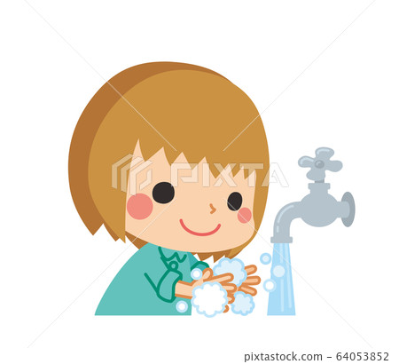 小女孩用洗手液洗手，以預防傳染病 64053852