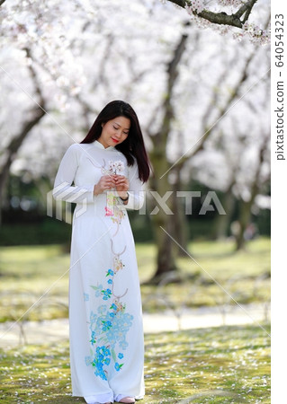 Ao dai 64054323