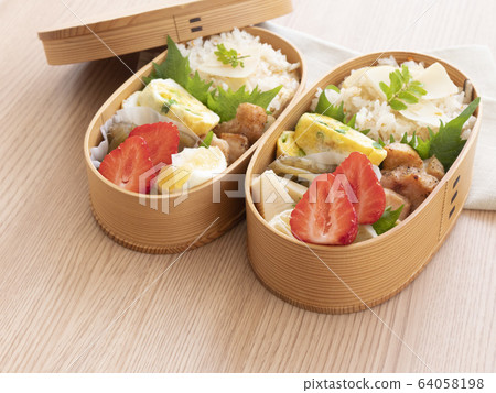 Spring lunch box 64058198