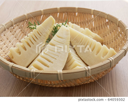 竹筍煮在籃子裡 竹筍煮在籃子裡 64059302