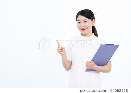30多歲的女護士 64062358