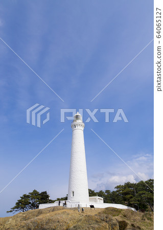 Shimane Blue sky and pure white Hinomisaki lighthouse 64065127