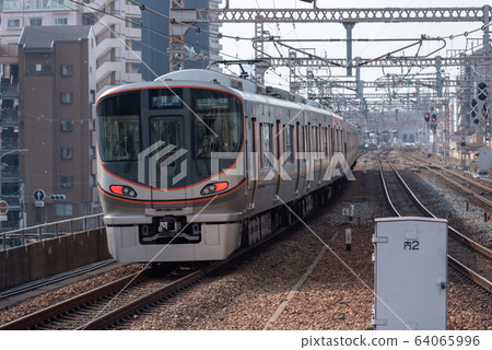 JR West Japan 323 Series Osaka Loop Line (composition photo) 64065996