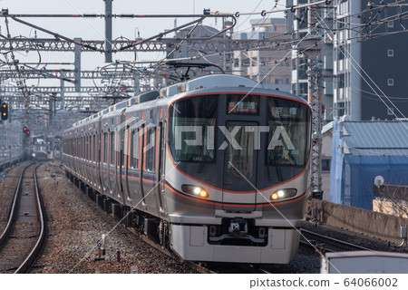 JR West Japan 323 Series Osaka Loop Line (composition photo) JR West Japan 323 Series Osaka Loop Line (composition photo) 64066002