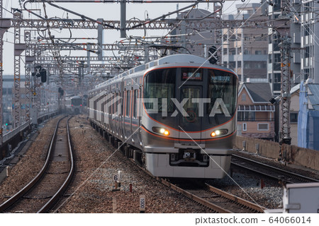 JR西日本323系列大阪環線（構圖） 64066014