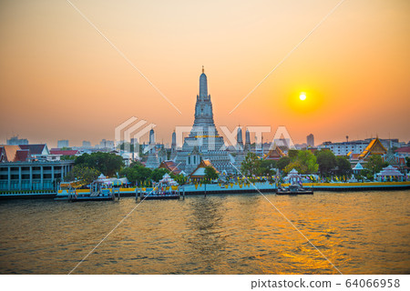 Illuminated Temple of Dawn or Wat Arun 64066958