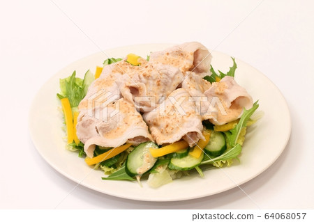 Cold shabu salad 64068057