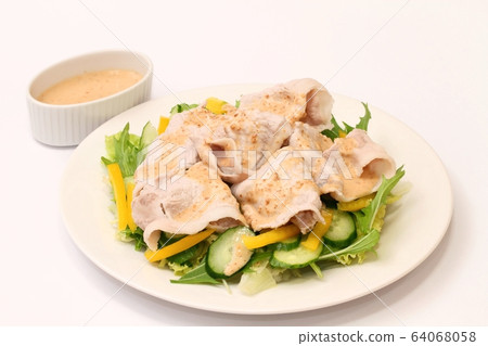 Cold shabu salad 64068058