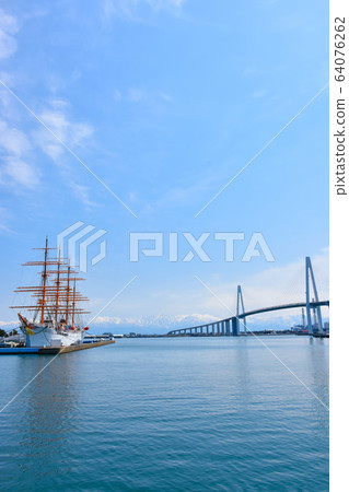 海丸公園和新港大橋 海丸公園和新港大橋 64076262