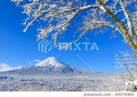 富士山_富士山的冬季風景 富士山_富士山的冬季風景 64076969