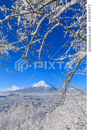 富士山_富士山的冬季風景 64076971