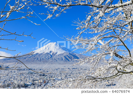 富士山_富士山的冬季風景 富士山_富士山的冬季風景 64076974