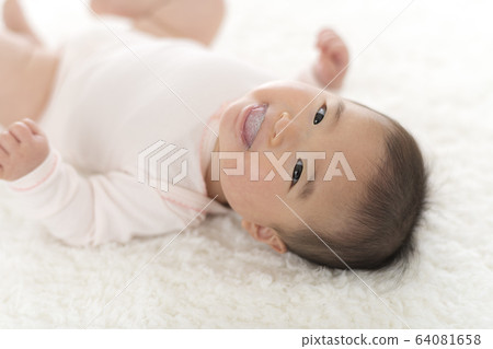 Baby lie down Baby lie down 64081658