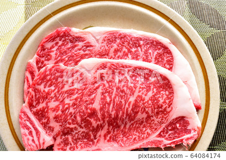日本黑牛沙朗牛排肉 日本黑牛沙朗牛排肉 64084174