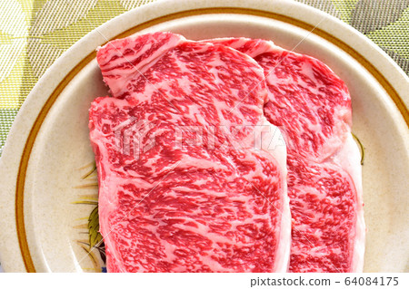 日本黑牛沙朗牛排肉 日本黑牛沙朗牛排肉 64084175