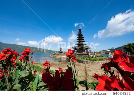Ulun Danu Bratan Temple Ulun Danu Bratan Temple 64084531