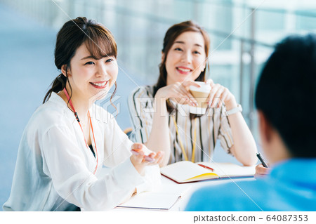 business casual 64087353