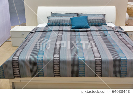 Elegant bedroom furniture interior in modern style 64088448