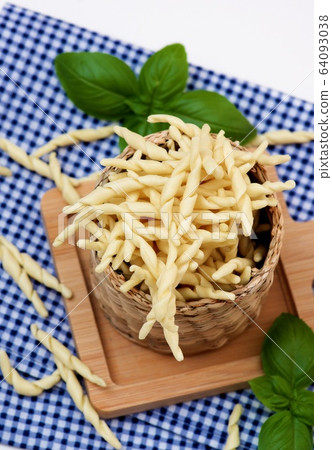 Raw Homemade Trofie Pasta 64093038
