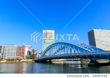Tokyo, Sumidagawa, Edaibashi and cherry blossoms Tokyo, Sumidagawa, Edaibashi and cherry blossoms 64097244