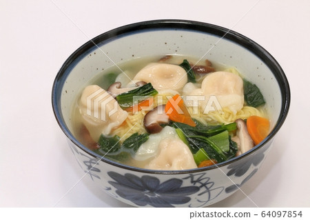 Gyoza ramen 64097854