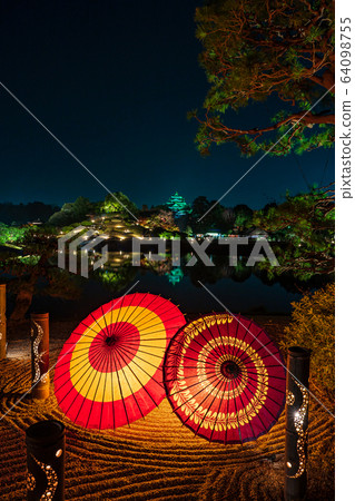 Fantasy Garden-Japanese Umbrella (Vertical) 64098755