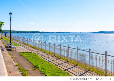 Pedestrian road near the bank of the river Danube and bridge 64099824
