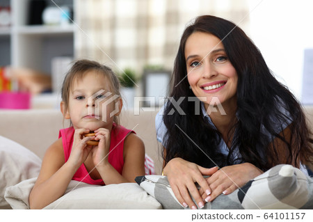 Homely atmosphere and pillows 64101157