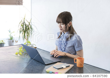 Remote work / web conference / online communication 64107590