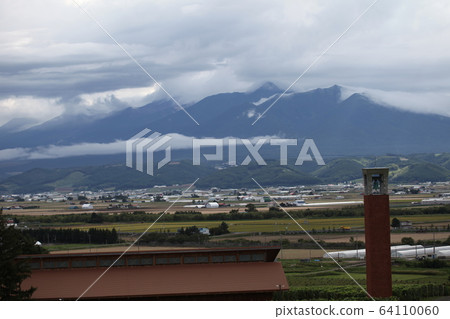 十勝嶽山脈的雲_富良野 十勝嶽山脈的雲_富良野 64110060