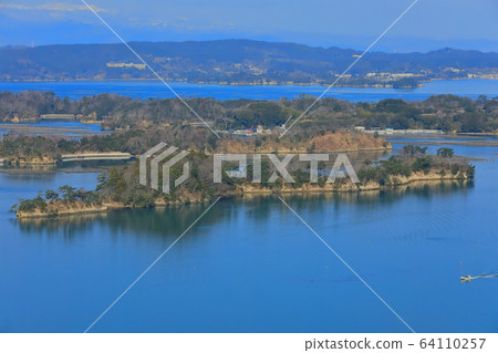 [Miyagi Prefecture] Matsushima Bay in fine weather (three views of Japan) 64110257