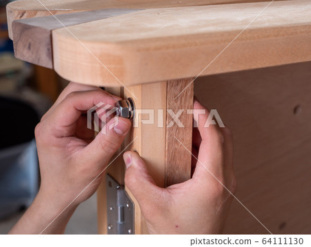 工廠手工木工拼裝工作氛圍 64111130