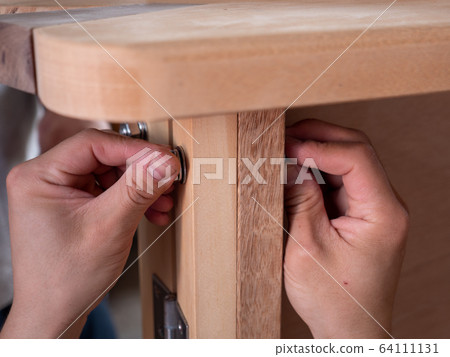 工廠手工木工拼裝工作氛圍 64111131