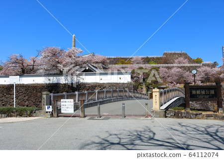 ■甲府城堡■舞鶴城公園■陽光■山梨縣■盛開櫻花 64112074