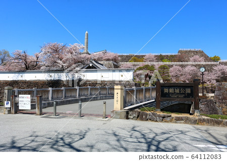 ■甲府城堡■舞鶴城公園■陽光■山梨縣■盛開櫻花 64112083