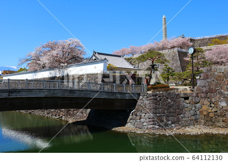 ■甲府城堡■舞鶴城公園■陽光■山梨縣■盛開櫻花 ■甲府城堡■舞鶴城公園■陽光■山梨縣■盛開櫻花 64112130