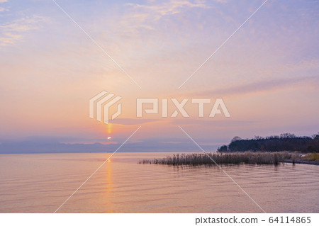 滋賀縣琵琶湖 64114865