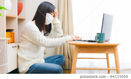 生病的婦女發燒在線醫療PC搜索16：9 64115050