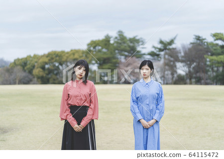 女子 女子 64115472