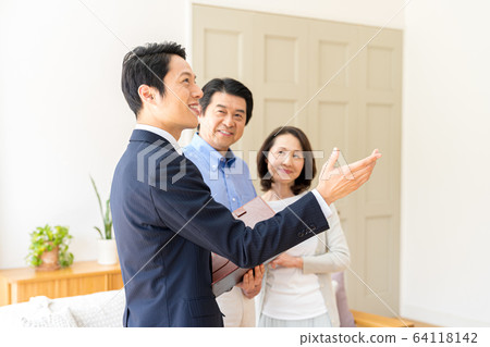 商人,夫婦,諮詢,生活 商人,夫婦,諮詢,生活 64118142