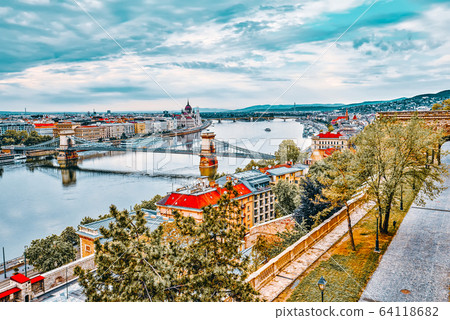 Szechenyi Chain Bridge-one of the most beautiful Szechenyi Chain Bridge-one of the most beautiful 64118682
